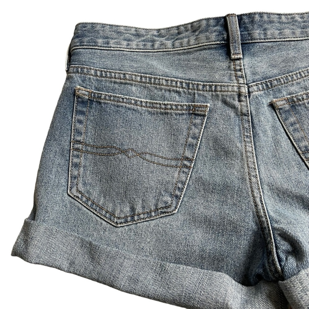 Lucky Brand Boyfriend Blue Denim Cuffed Shorts Size 6/28 Distressed Cotton - Picture 5 of 9